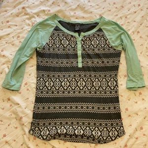 Fitted tee half sleeve